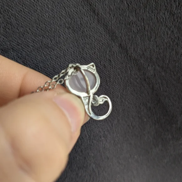 Silver cat necklace and earrings - Picture 4 of 6